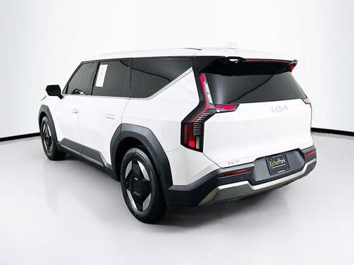 2024 Kia EV9 Light Long Range