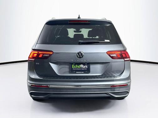 Platinum Gray Metallic 2023 Volkswagen Tiguan 2.0T SE