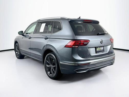 Platinum Gray Metallic 2023 Volkswagen Tiguan 2.0T SE