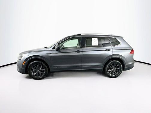 Platinum Gray Metallic 2023 Volkswagen Tiguan 2.0T SE