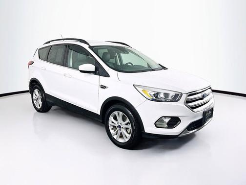 Oxford White 2019 Ford Escape SEL