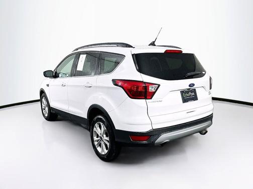Oxford White 2019 Ford Escape SEL