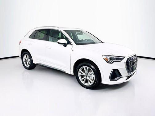 2024 Audi Q3 S line Premium