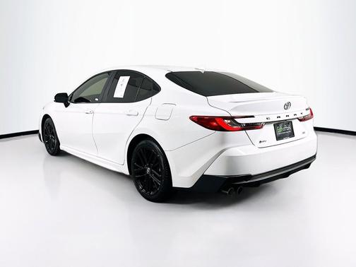 Ice Cap 2025 Toyota Camry LE