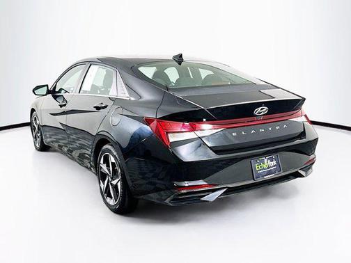 Phantom Black 2022 Hyundai ELANTRA SEL