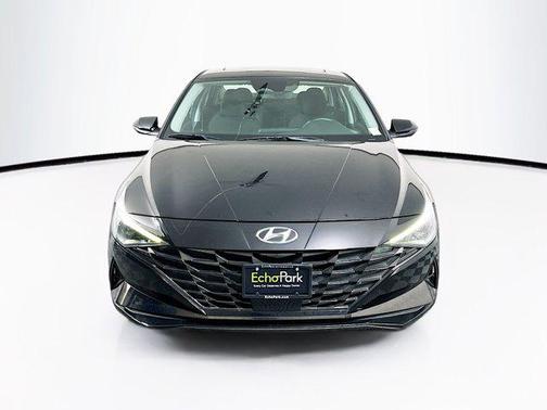 Phantom Black 2022 Hyundai ELANTRA SEL