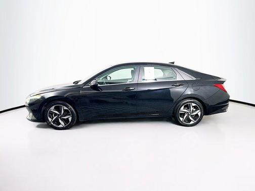 Phantom Black 2022 Hyundai ELANTRA SEL