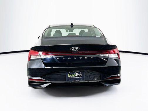 Phantom Black 2022 Hyundai ELANTRA SEL