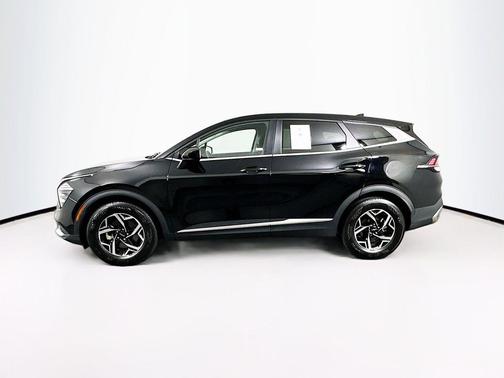 Ebony Black 2025 Kia Sportage LX