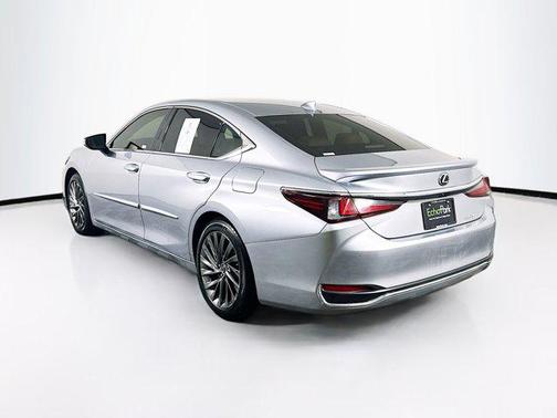 Iridium 2024 Lexus ES 300h Ultra Luxury