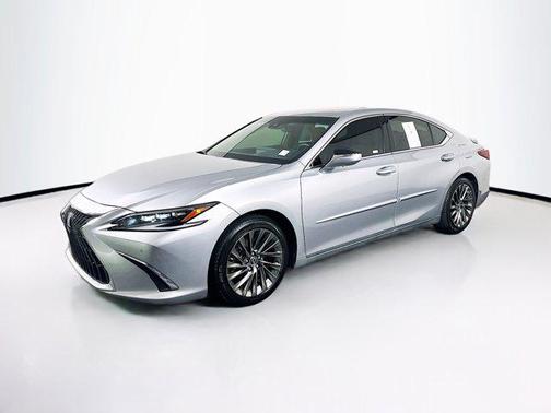 Iridium 2024 Lexus ES 300h Ultra Luxury