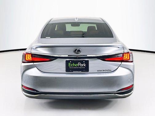 Iridium 2024 Lexus ES 300h Ultra Luxury