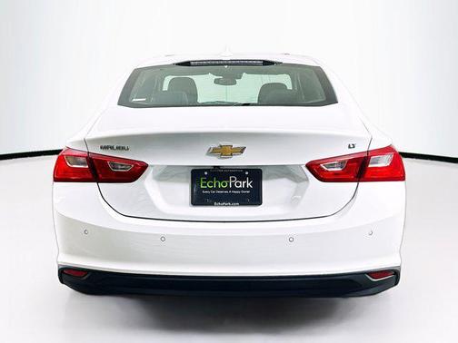 Summit White 2024 Chevrolet Malibu LT