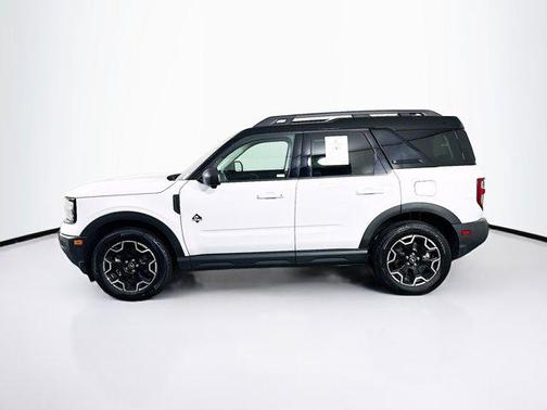 Oxford White 2025 Ford Bronco Sport Outer Banks