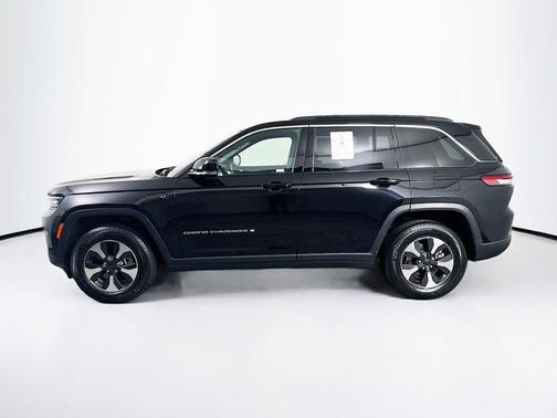 Diamond Black Crystal Pearlcoat 2024 Jeep Grand Cherokee 4xe Base