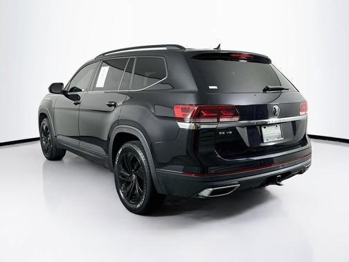 Deep Black Pearl 2023 Volkswagen Atlas 3.6L SE w/Technology