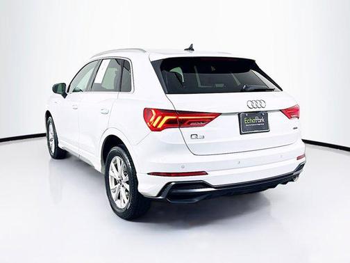 2022 Audi Q3 45 S line Premium