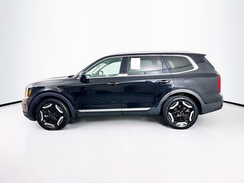 Ebony Black 2025 Kia Telluride S