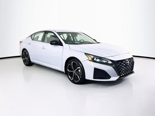 Gray Sky Pearl 2023 Nissan Altima 2.5 SR