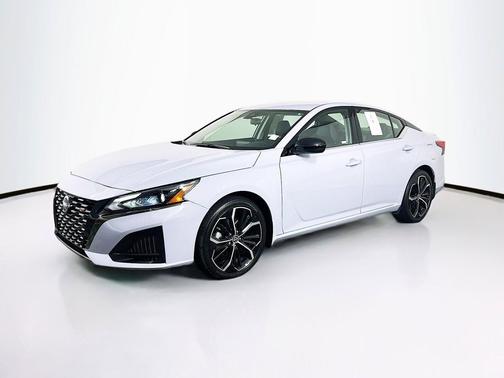 Gray Sky Pearl 2023 Nissan Altima 2.5 SR
