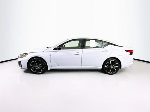 Gray Sky Pearl 2023 Nissan Altima 2.5 SR