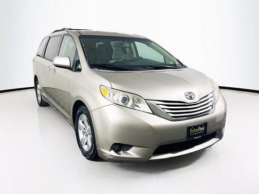2015 Toyota Sienna LE