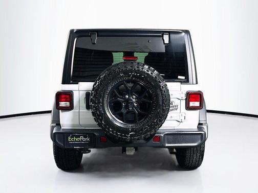 Bright White Clearcoat 2025 Jeep Wrangler Willys