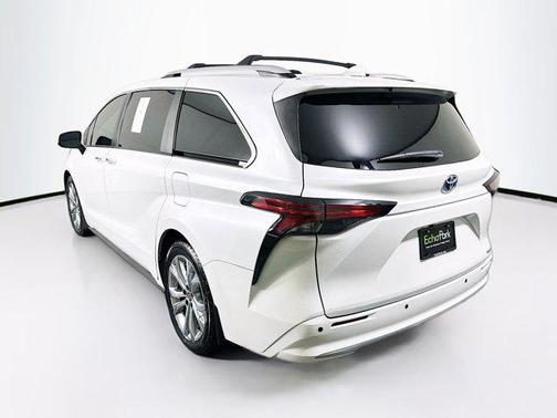 2022 Toyota Sienna Platinum 7 Passenger
