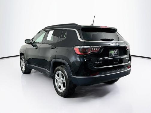 Diamond Black Crystal Pearlcoat 2023 Jeep Compass Latitude