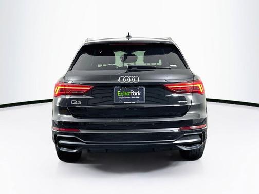 Mythos Black Metallic 2019 Audi Q3 S line Premium