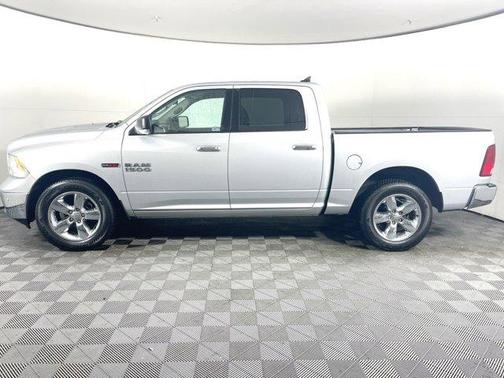 Photo 5 of 34 of 2018 RAM 1500 Lone Star