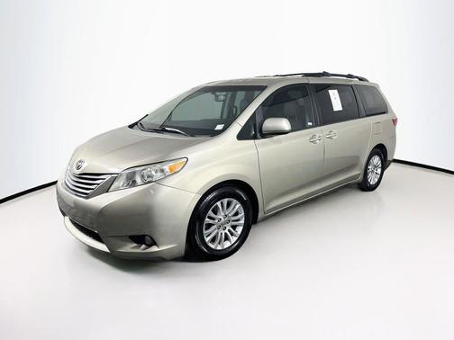 Creme Brulee Mica 2016 Toyota Sienna XLE Premium