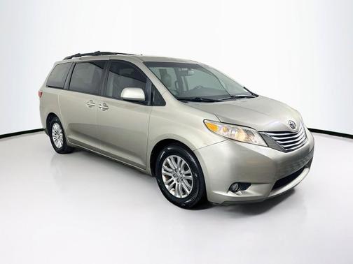 Creme Brulee Mica 2016 Toyota Sienna XLE Premium