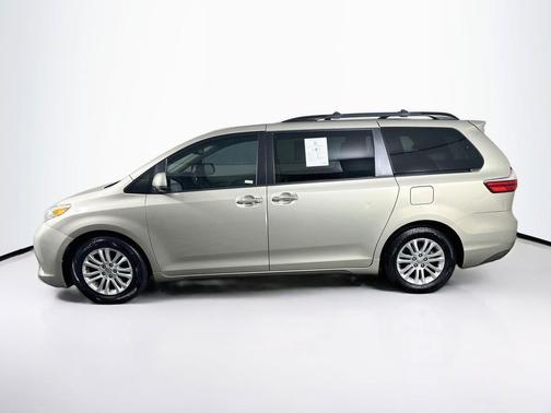 Creme Brulee Mica 2016 Toyota Sienna XLE Premium