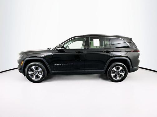 Diamond Black Crystal Pearlcoat 2022 Jeep Grand Cherokee 4xe Base