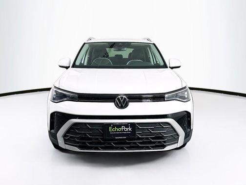 Pyrite Silver Metallic 2025 Volkswagen Taos SE