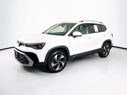 Pure White 2025 Volkswagen Taos SE