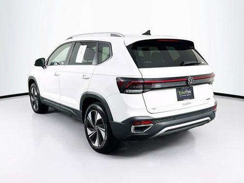 Pyrite Silver Metallic 2025 Volkswagen Taos SE