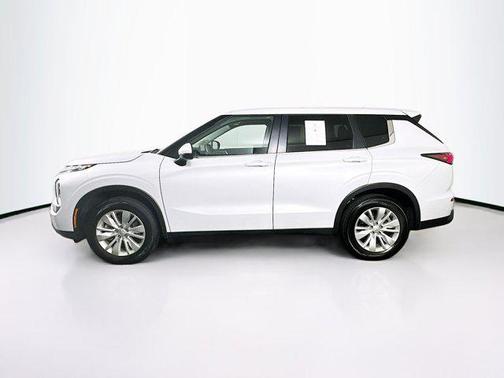 Alloy Silver Metallic 2025 Mitsubishi Outlander ES