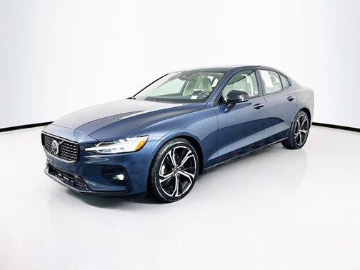 2024 Volvo S60 Core Dark Theme