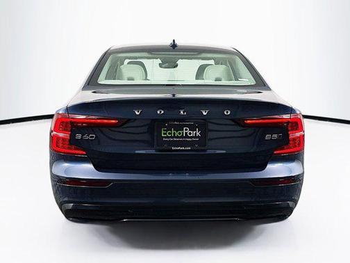 2024 Volvo S60 Core Dark Theme