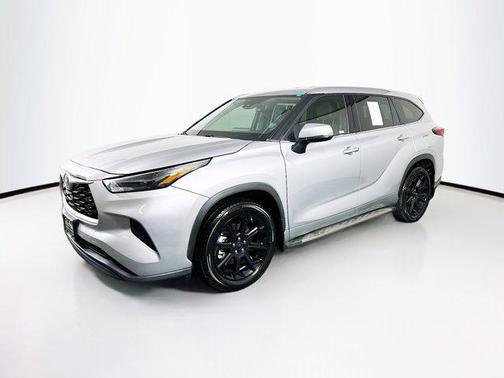 2022 Toyota Highlander L