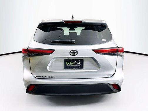 2022 Toyota Highlander L