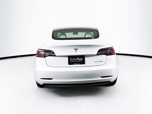 Pearl White Multi-Coat 2018 Tesla Model 3 Long Range