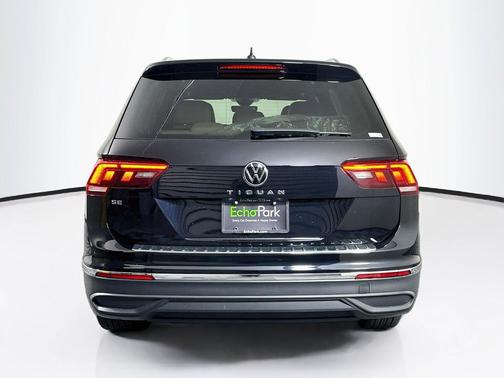 Deep Black Pearl 2023 Volkswagen Tiguan 2.0T SE