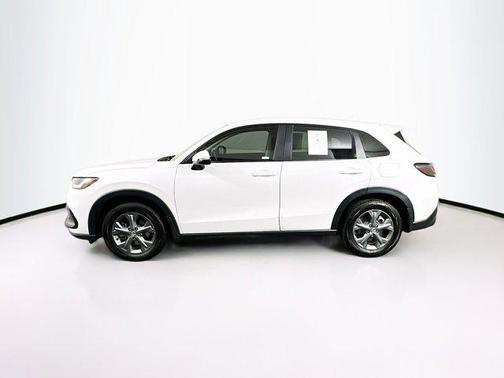 Platinum White Pearl 2026 Honda HR-V LX