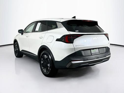 Snow White Pearl 2026 Kia Sportage Hybrid LX