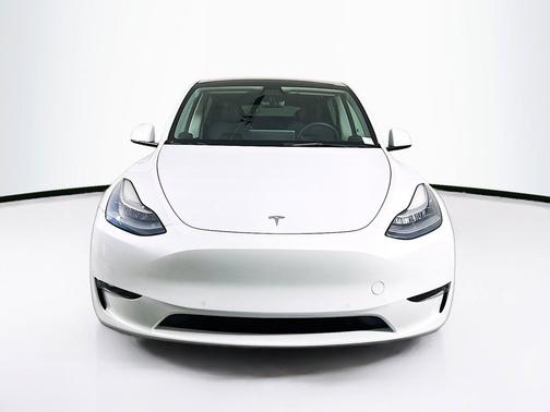 Pearl White Multi-Coat 2021 Tesla Model Y Long Range