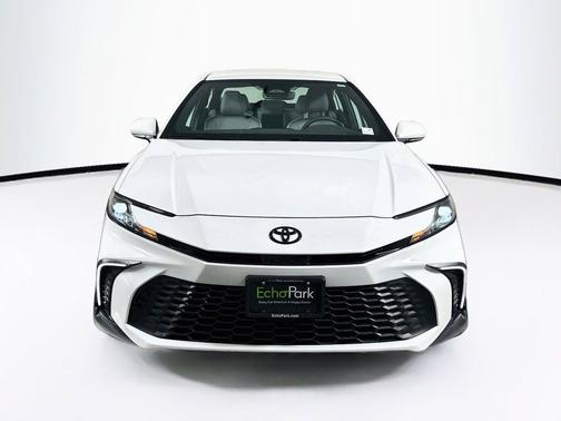 Ice Cap 2026 Toyota Camry SE