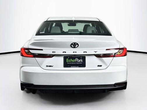 Ice Cap 2026 Toyota Camry SE